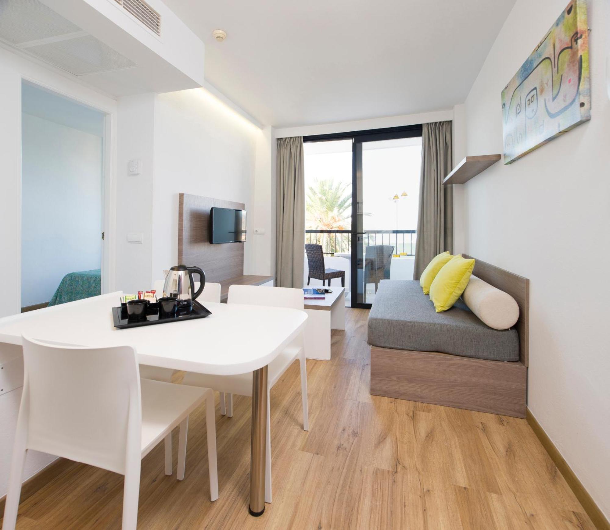 One-Bedroom Apartment,1306994959:JPEG